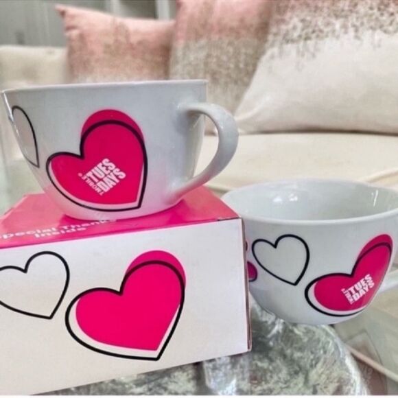 LIMITED EDITION T-Mobile Tuesdays Heart Ceramic Round Mug set of 2 - Picture 7 of 11